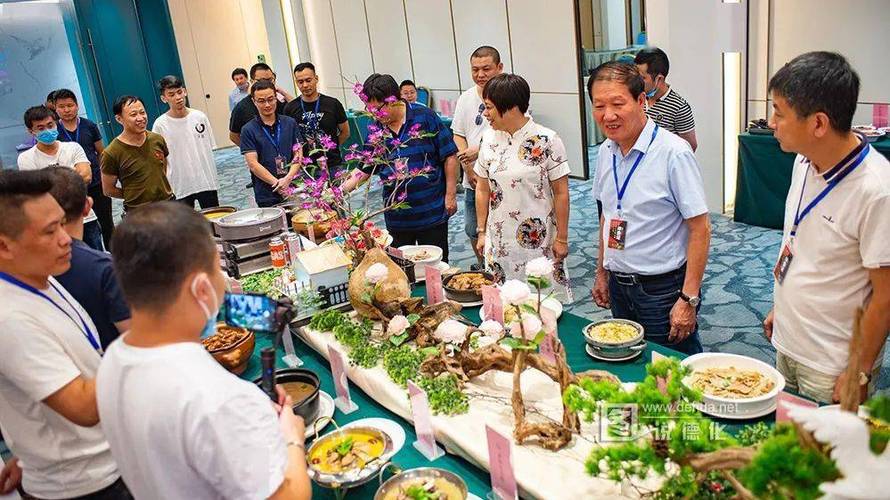 一块微笑桌卡，如何提升景区与酒店的“情绪价值”？